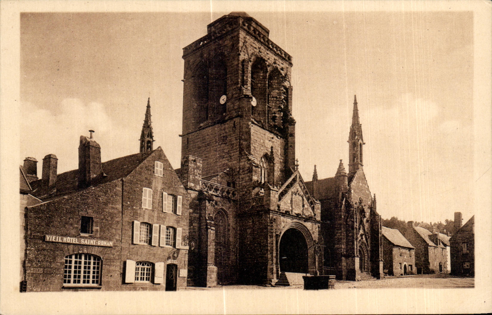 CPA Locronan Finistere Church