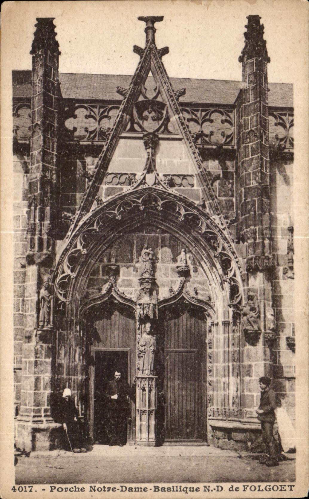 CPA Porche Notre Dame Basilique N D de Folgoet