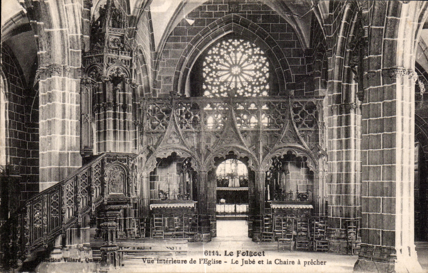 CPA Le Folgoet Vue Interieure de I Eglise Le Jube et la Chaire a precher