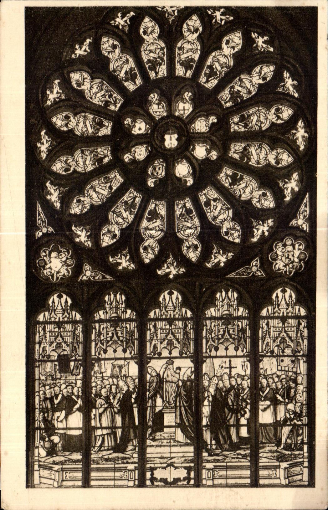 CPA Ar Fologoat The window of the Coronation of the Lady The rose window of the transept