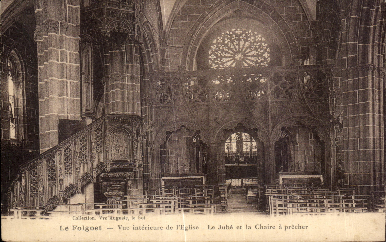 CPA Le Folgoet Vue Interiure de I Eglise Le Jube et la Chaire a precher