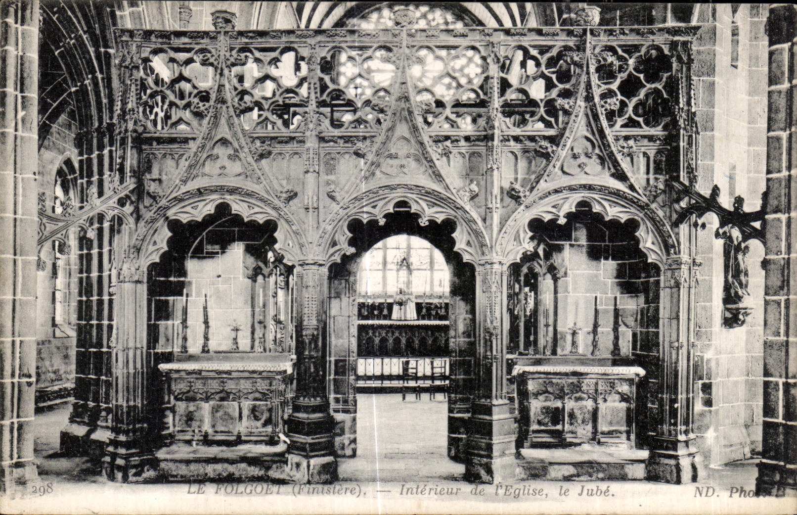 CPA Le Folgoet Finstere Interieur de I Eglise le Jube