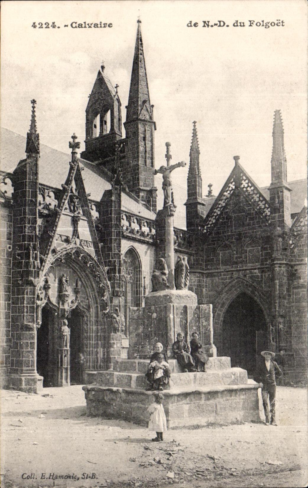 CPA Calvaire de N D du Folgoet Enfants