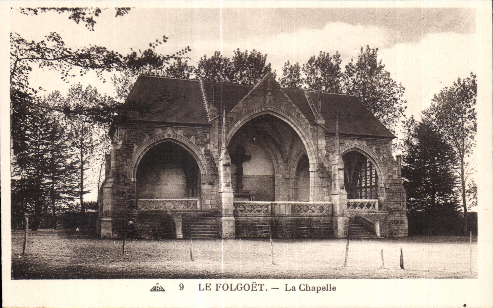 CPA Le Folgoet La Chapelle