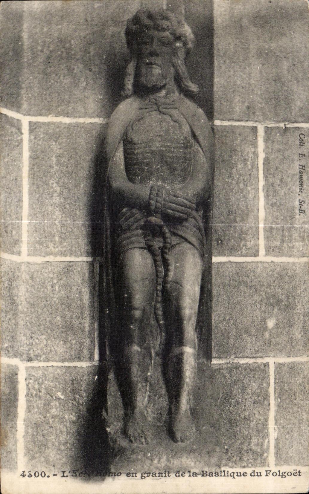 CPA L Eco Homo en granit de la Basilique du Folgoet