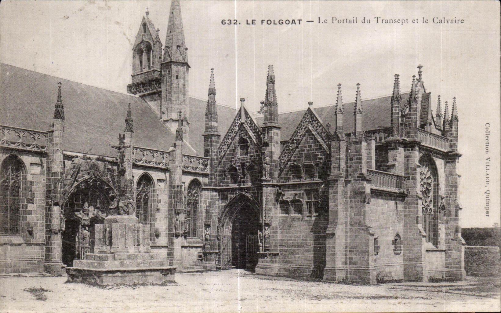 CPA Le Folgoat Le Portail du Transept et le Calvaire