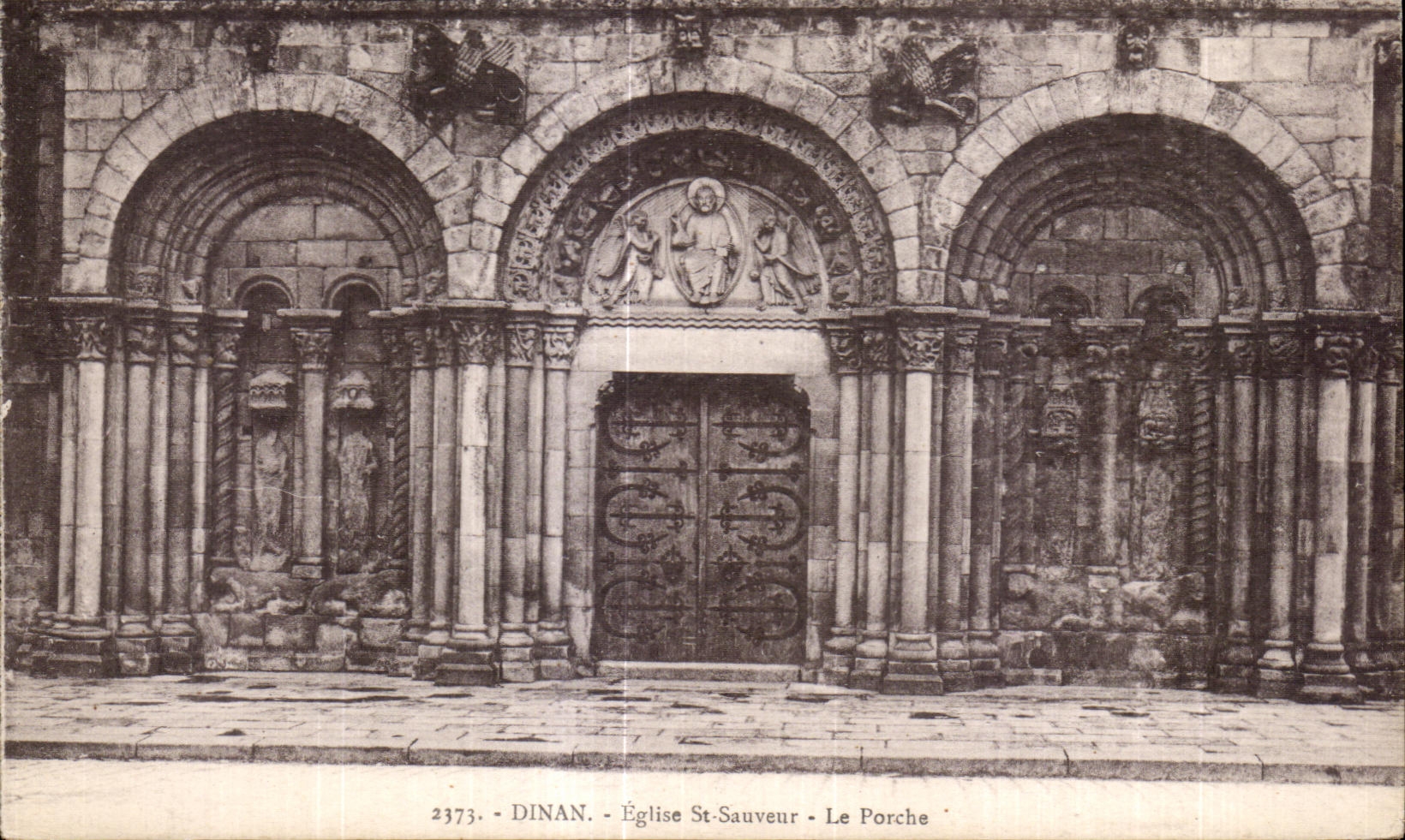 CPA Dinan Eglise St Sauveur Le Porche