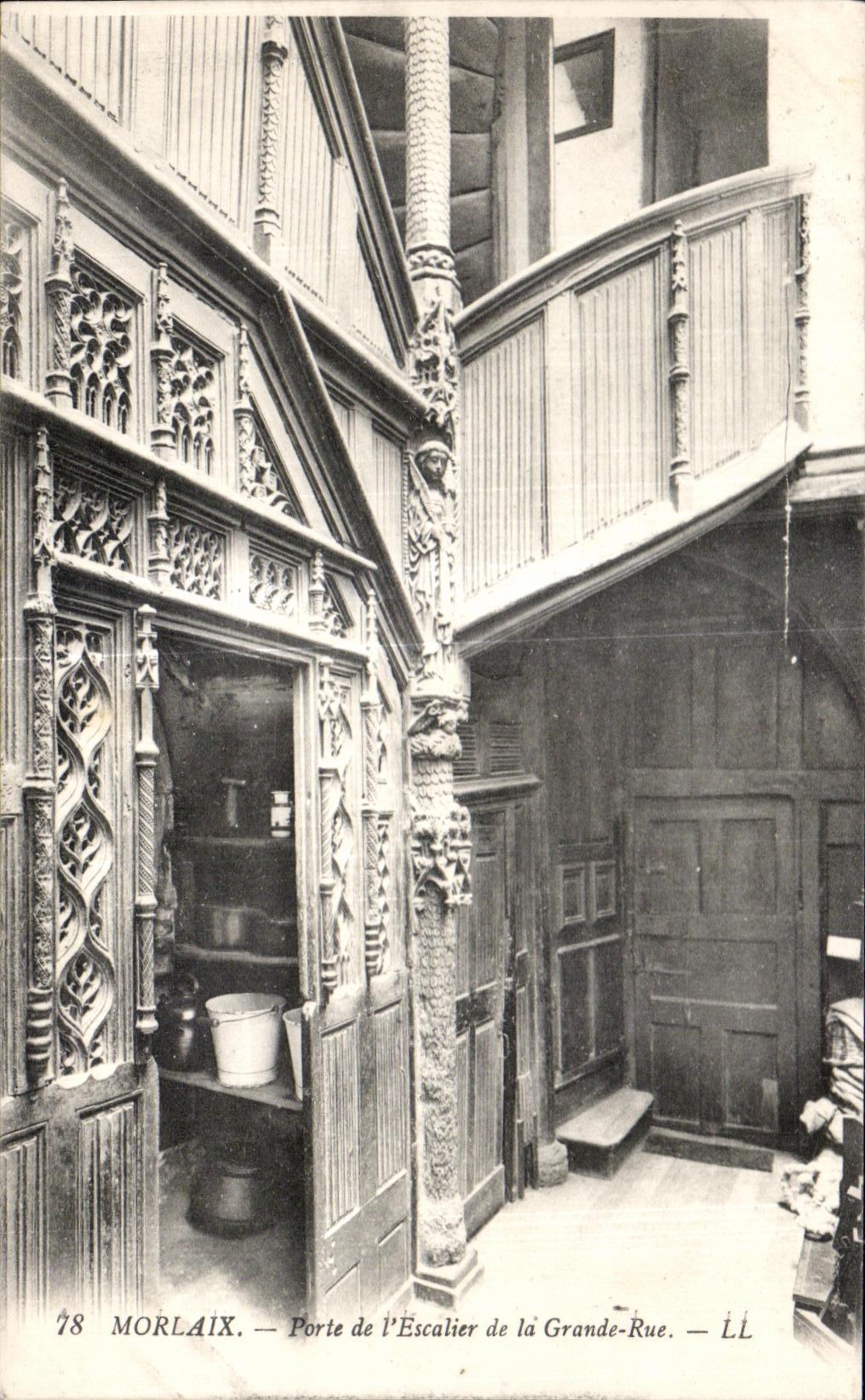 CPA Morlaix Porte de l Escalier de la Grande Rue