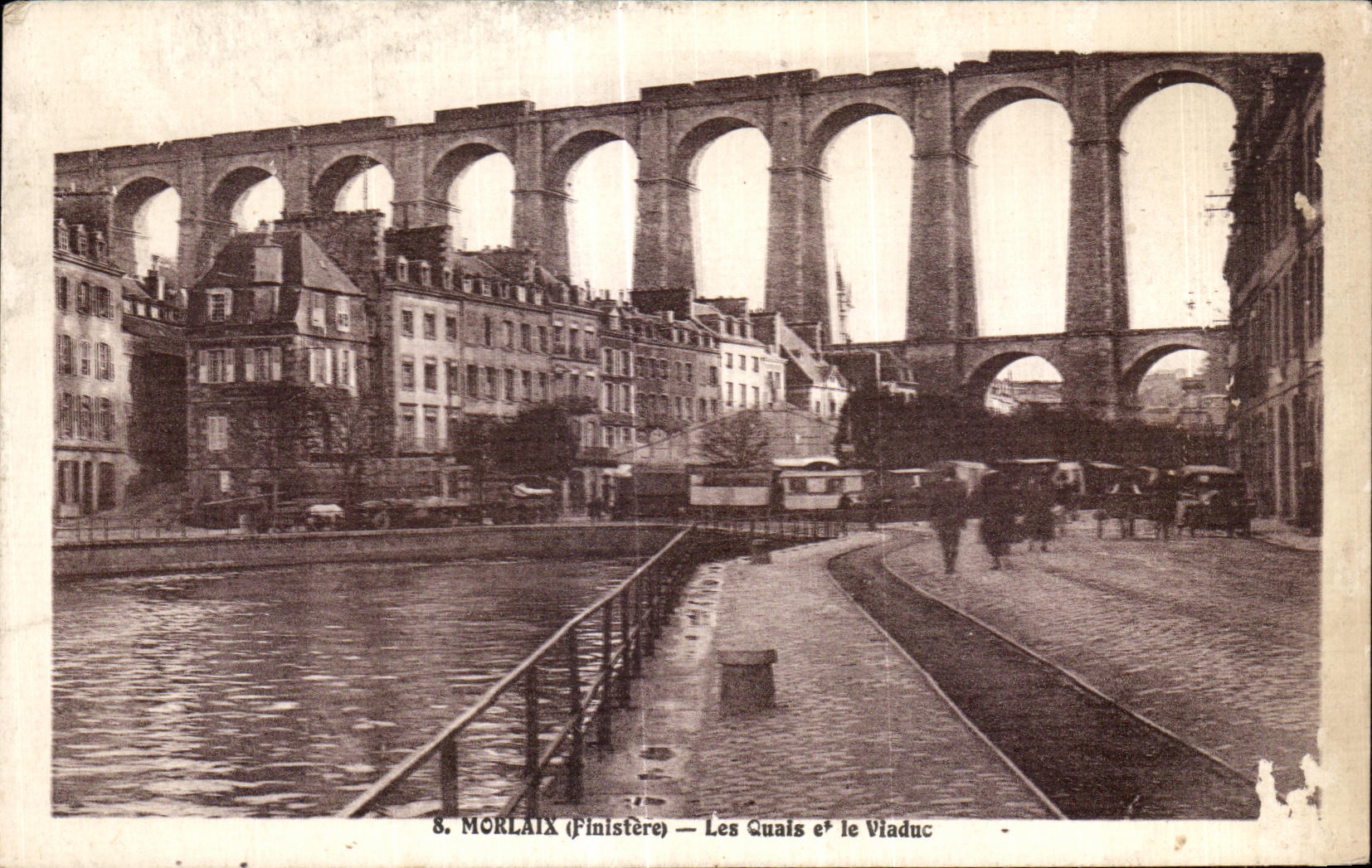 CPA Morlaix Les Quais et le Viaduc
