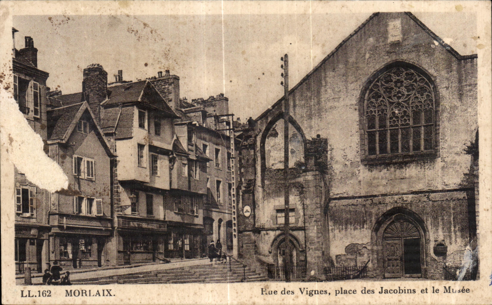 CPA Morlaix Rue des Vignes place des Jacobins et le Musee