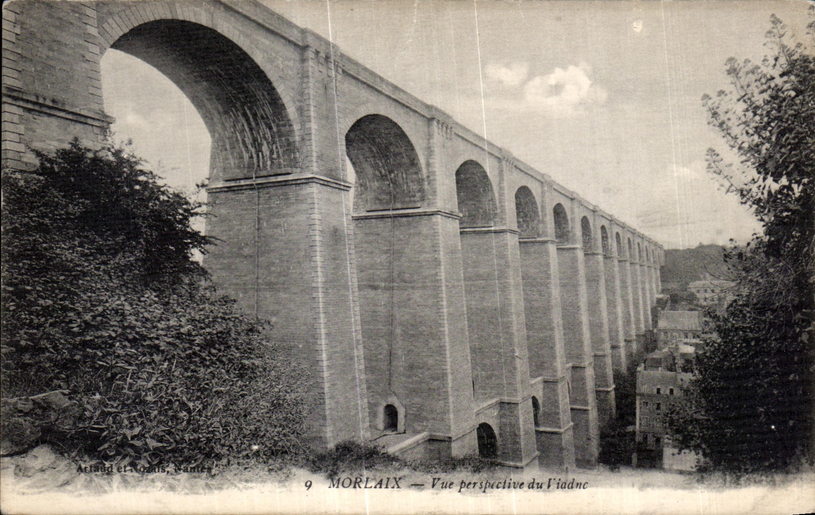 CPA Morlaix Vue perspective du viaduc