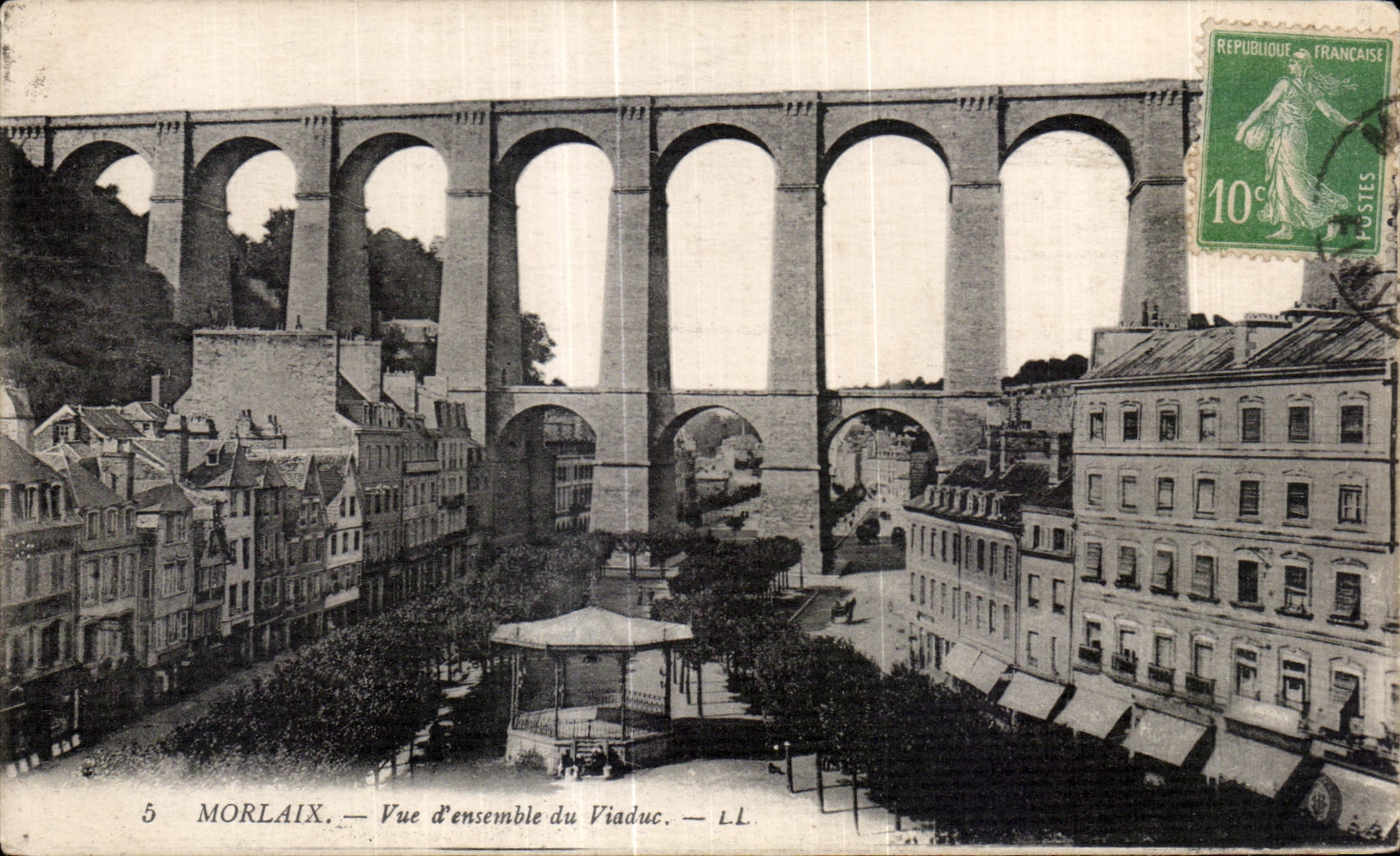CPA Morlaix Vue d ensemble du Viaduc