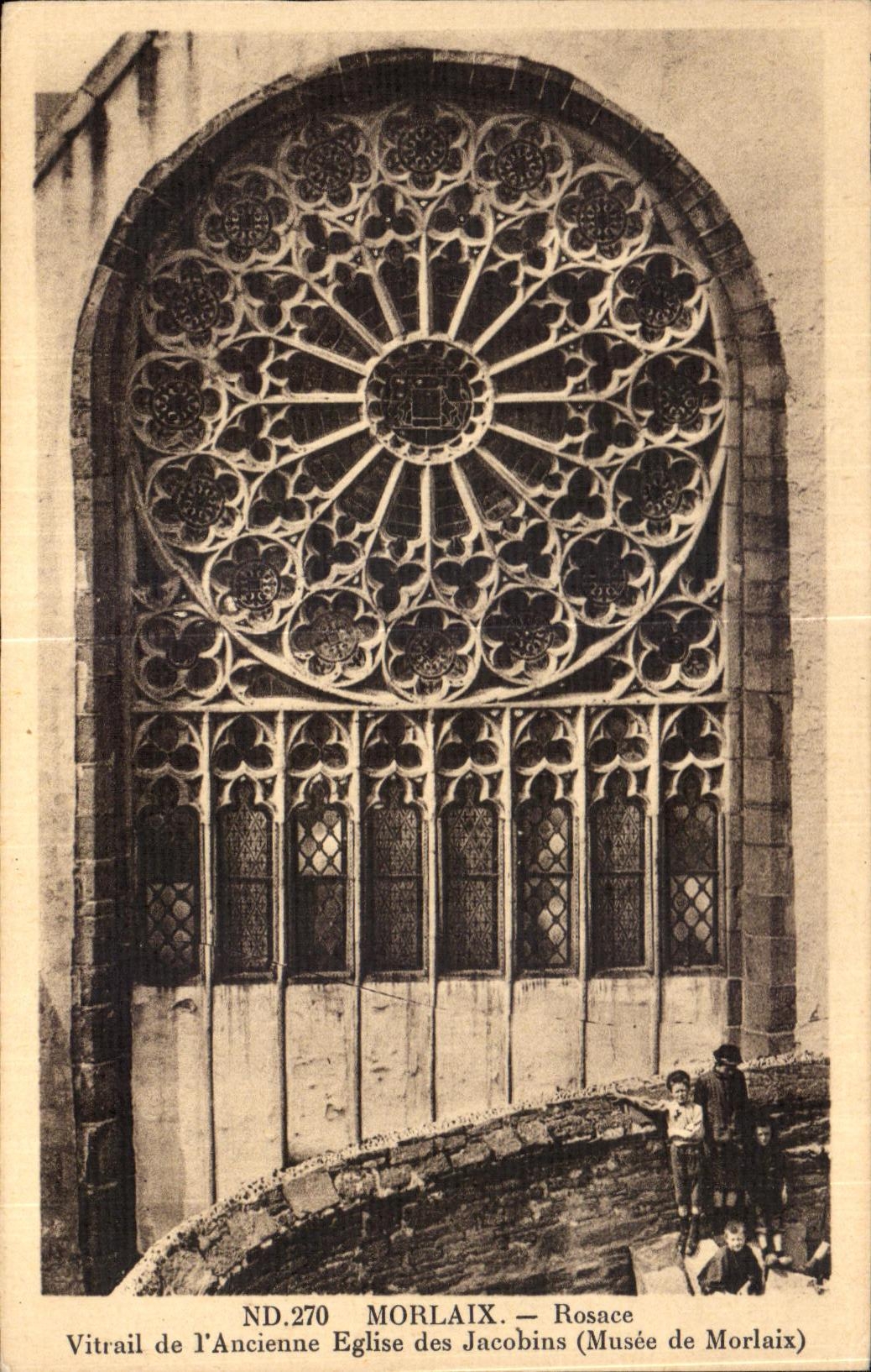 CPA Morlaix Rosace Vitrail de l Ancienne Eglise des Jacobins Enfants