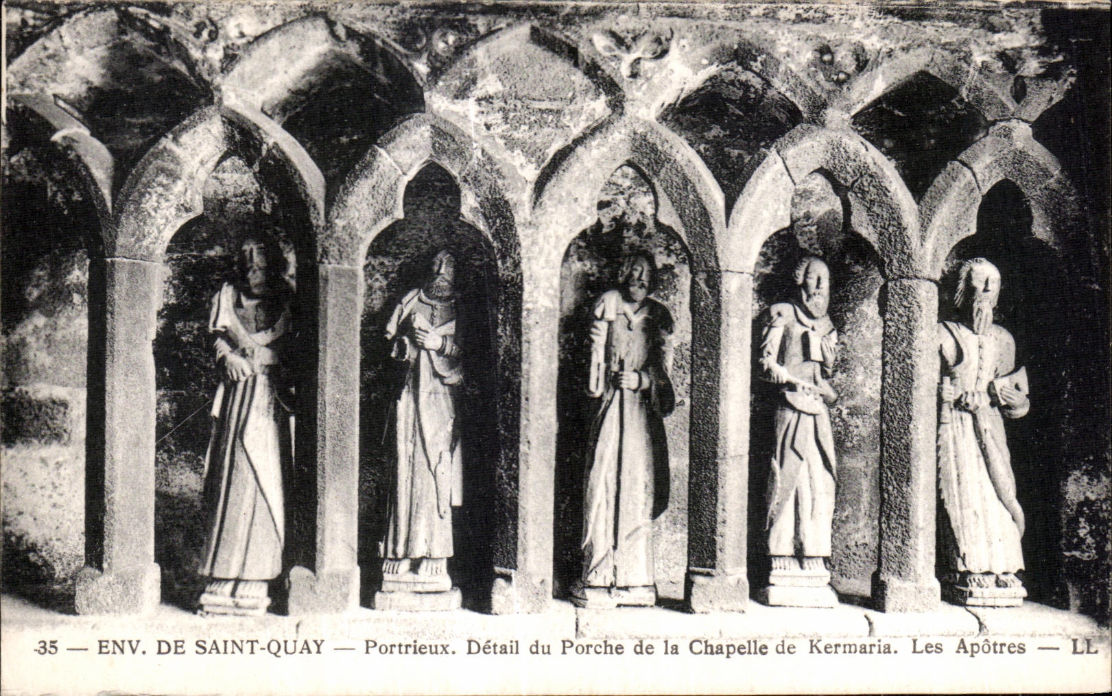 CPA Environs De Saint Quay Portrieux Detail du Porche de la Chapelle de Kermaria Les Apotres