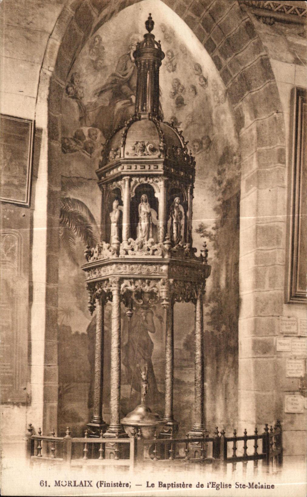 CPA Morlaix LE Baptistere de l Eglise Saint Melaine