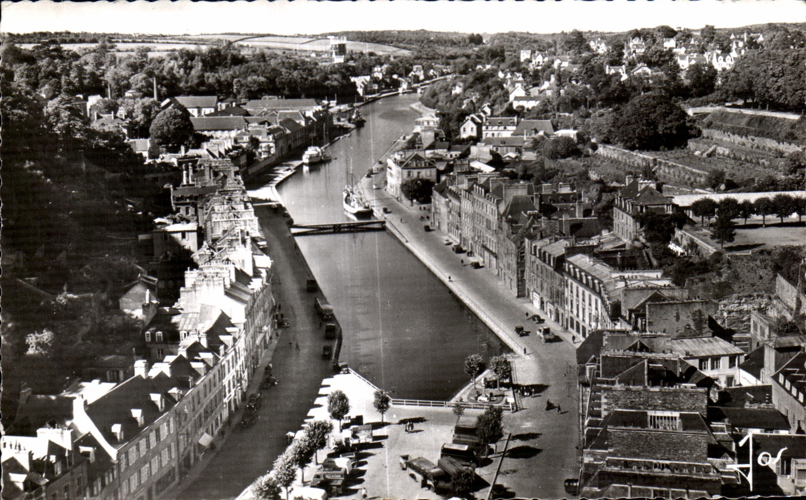CPA Morlaix Le bassin a flot et les quais de Leon de Treguier