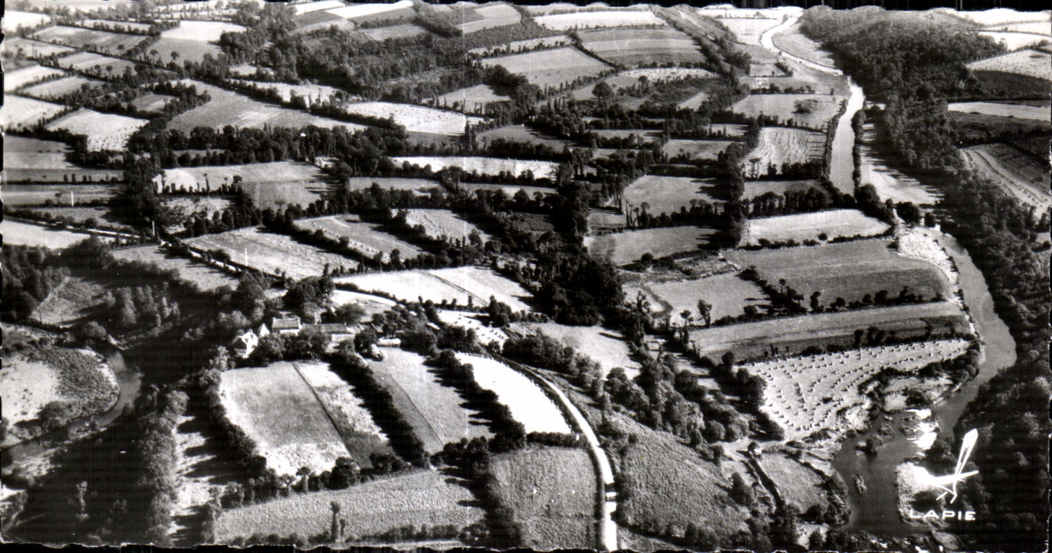 CPA Le bocage breton dans la region de Morlaix