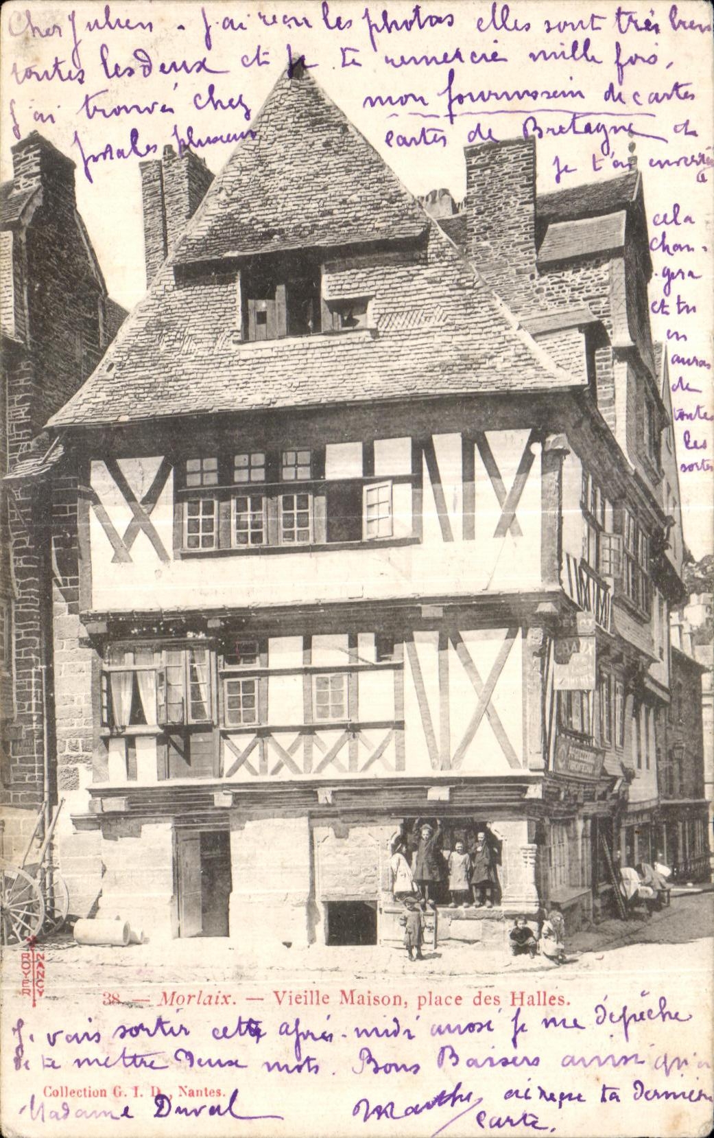 CPA Morlaix Vielle Maison place des Halles Enfants