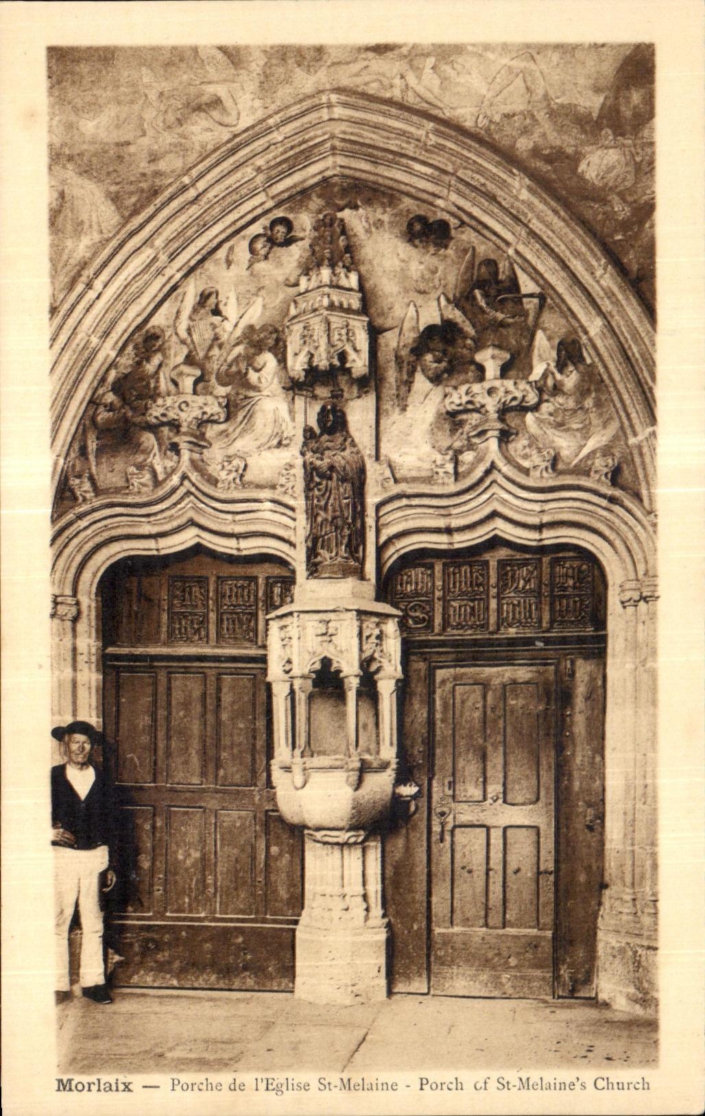 CPA Morlaix Porche de l Eglise St Melaine 