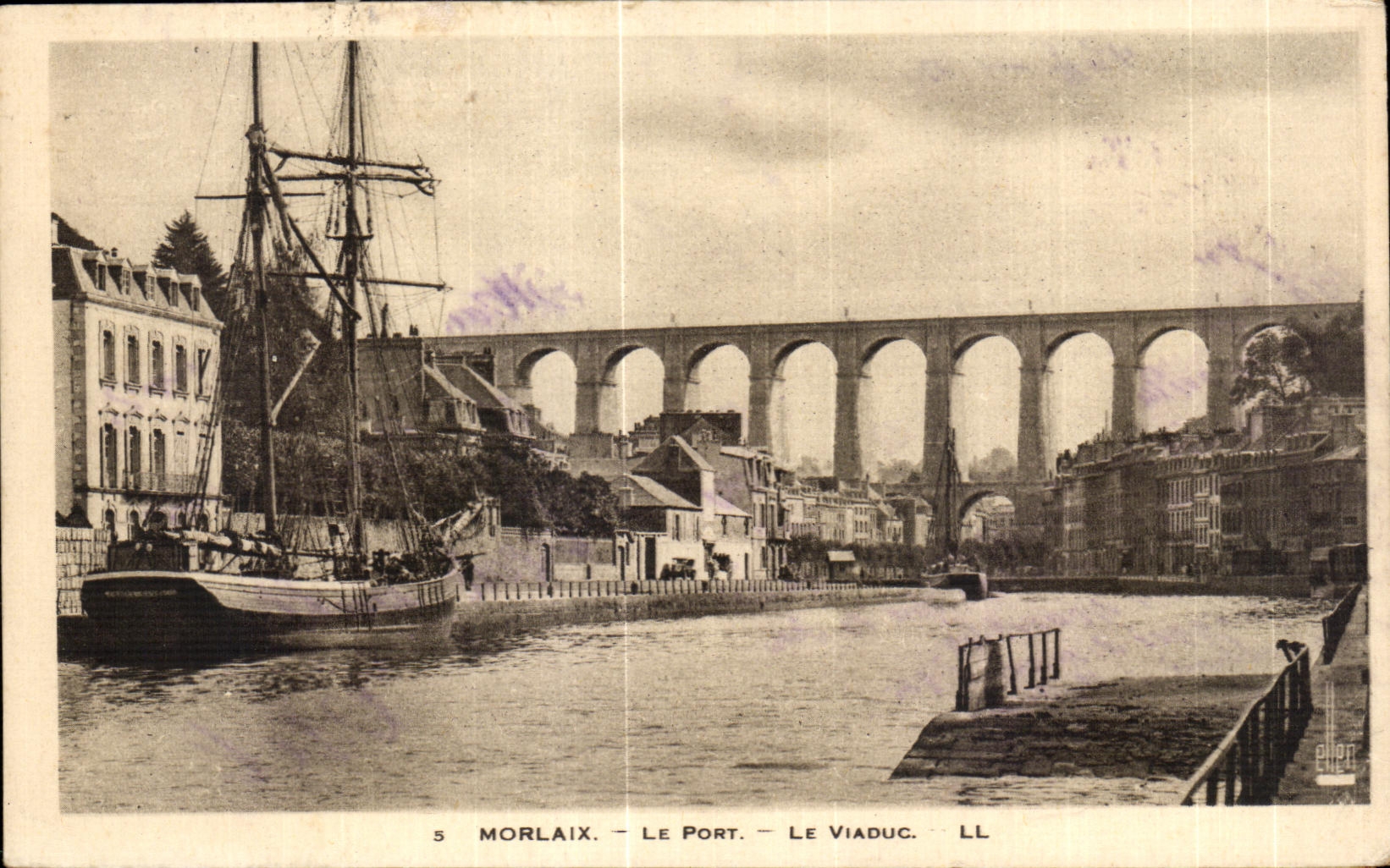 CPA Morlaix Le Port Le Viaduc Bateau Voilier 