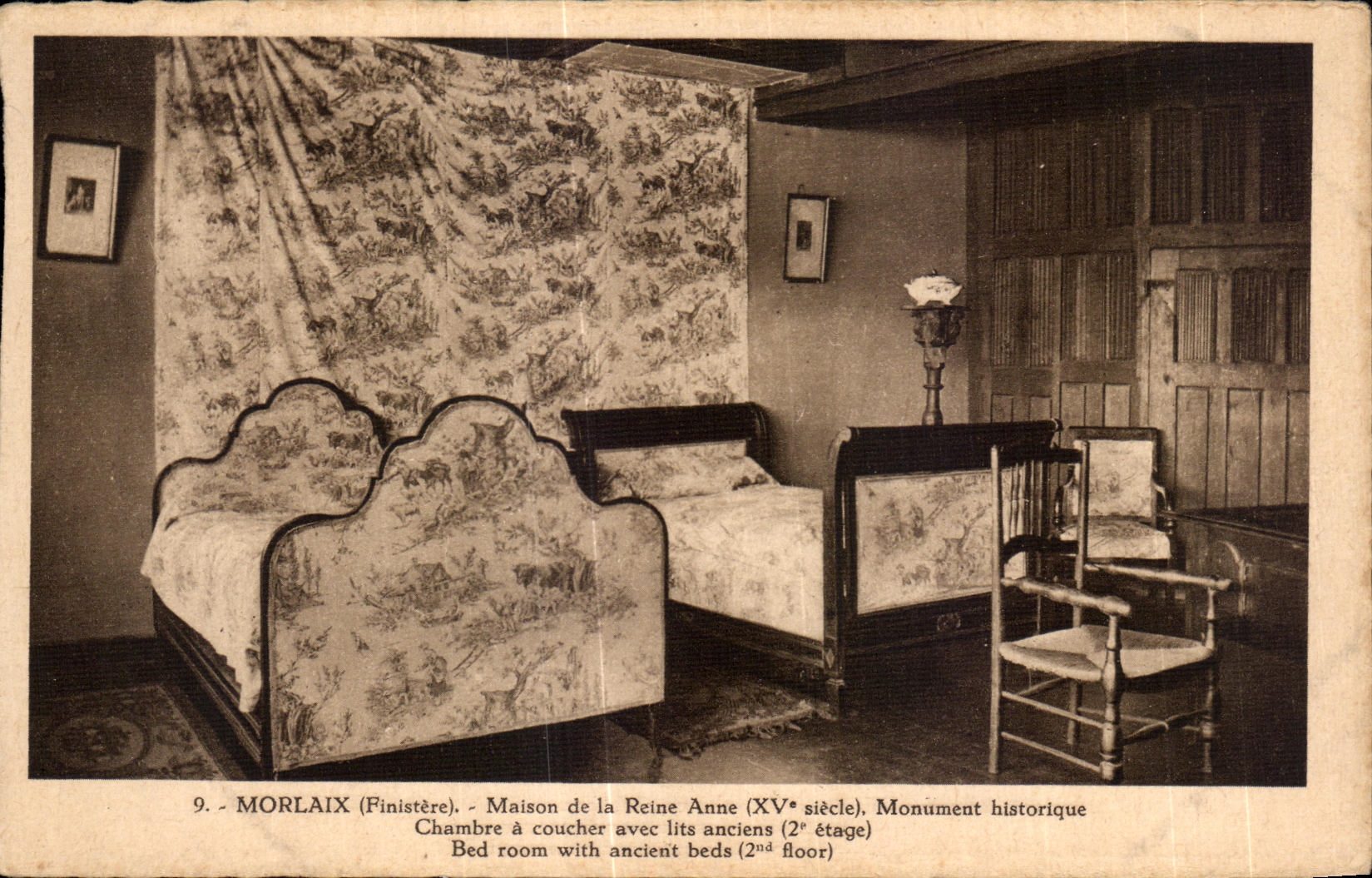 CPA Morlaix Maison de la Reine Anne Monument historique Chambre a coucher avec lits anciens 