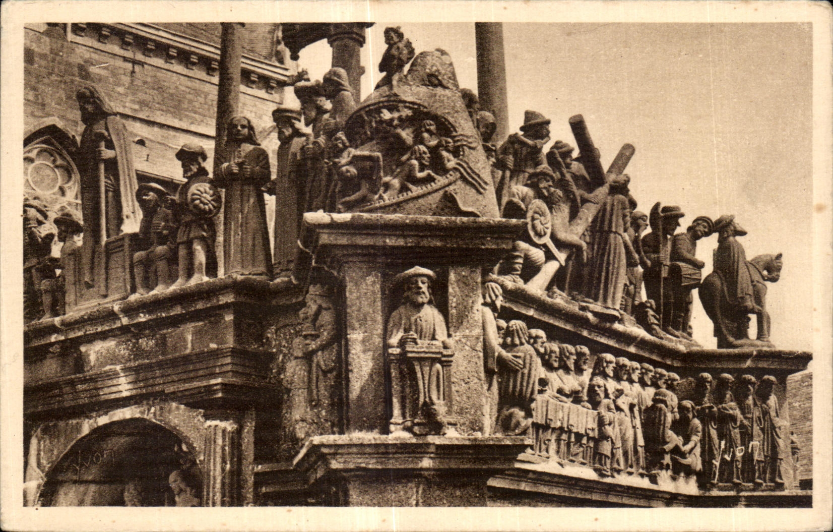 CPA Plougasnou Le Calvaire detail