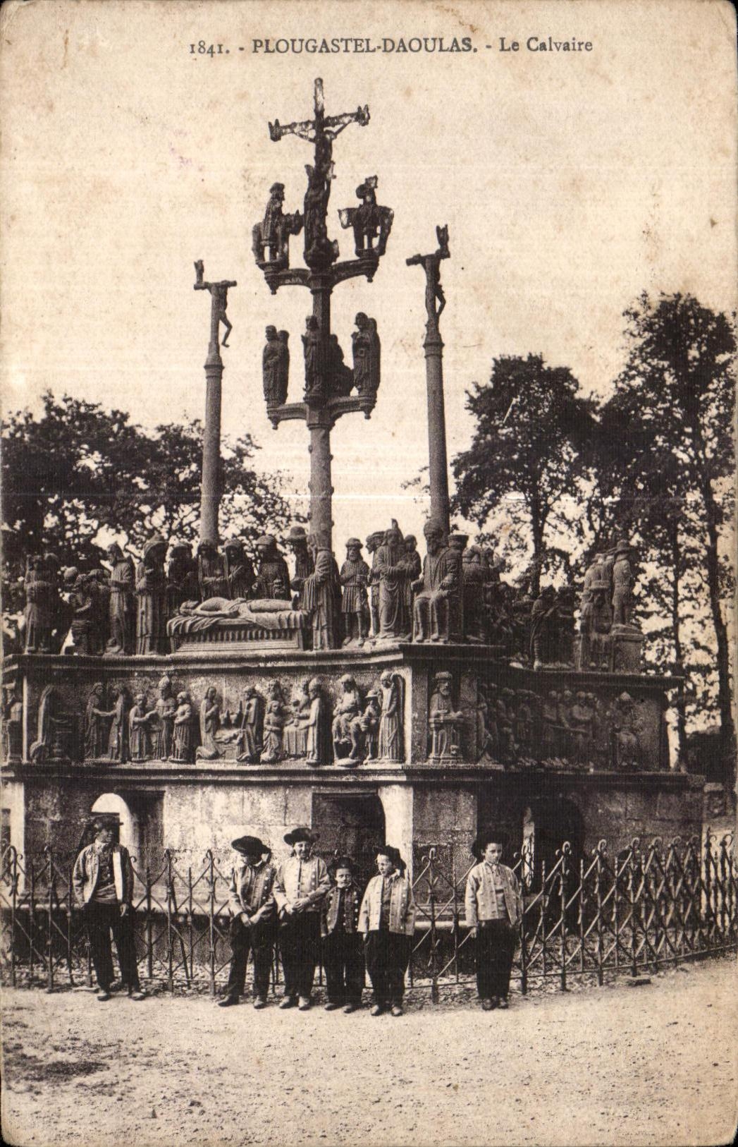 CPA Plougastel Daoulas Le Calvaire Enfants