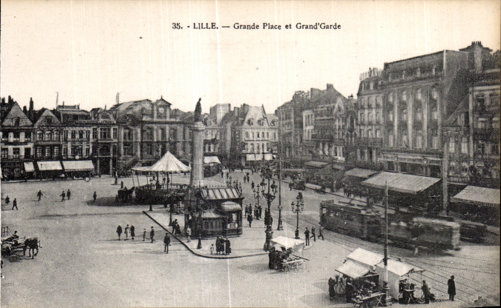 CPA Lille Grande Place and Large Keeps Trams