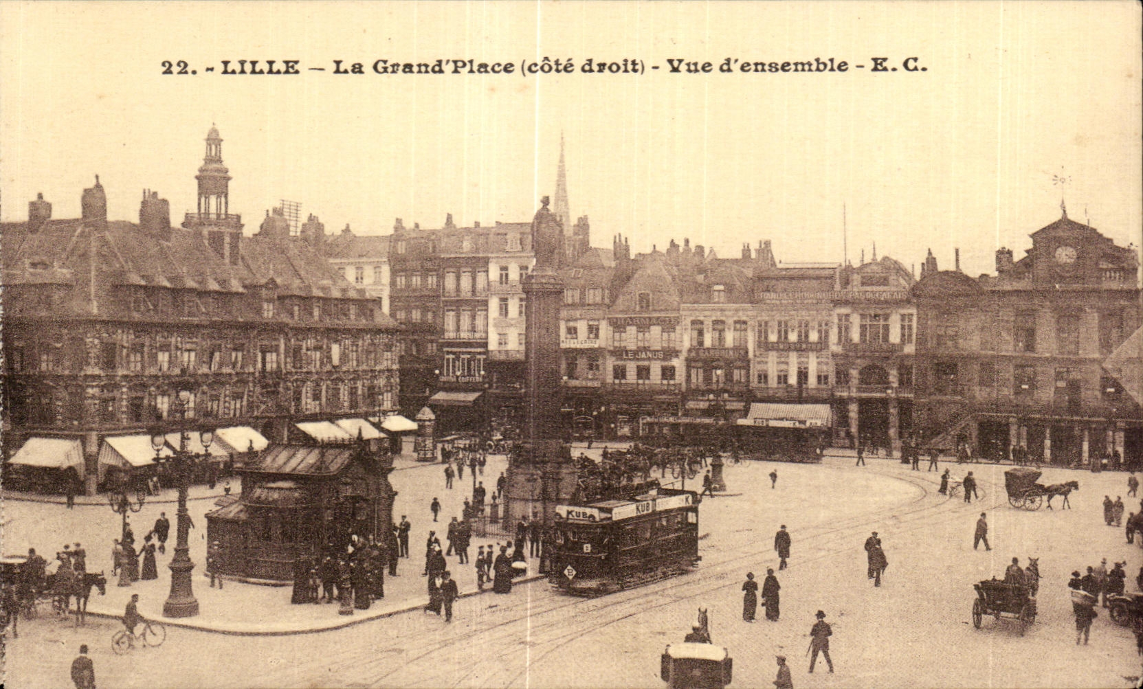 CPA Lille the Large one Places (Right-sided) Vue together