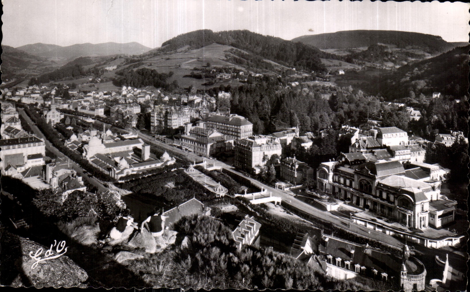 CPA L Auvergne La Bourboule Vue generale