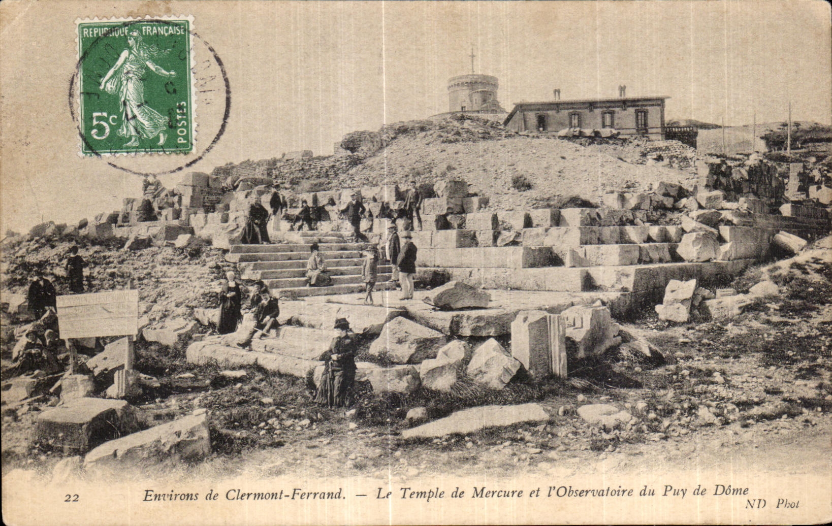 CPA Surroundings of Clermont Ferrand the Temple of Mercury and I Observatory of the pay of Dome