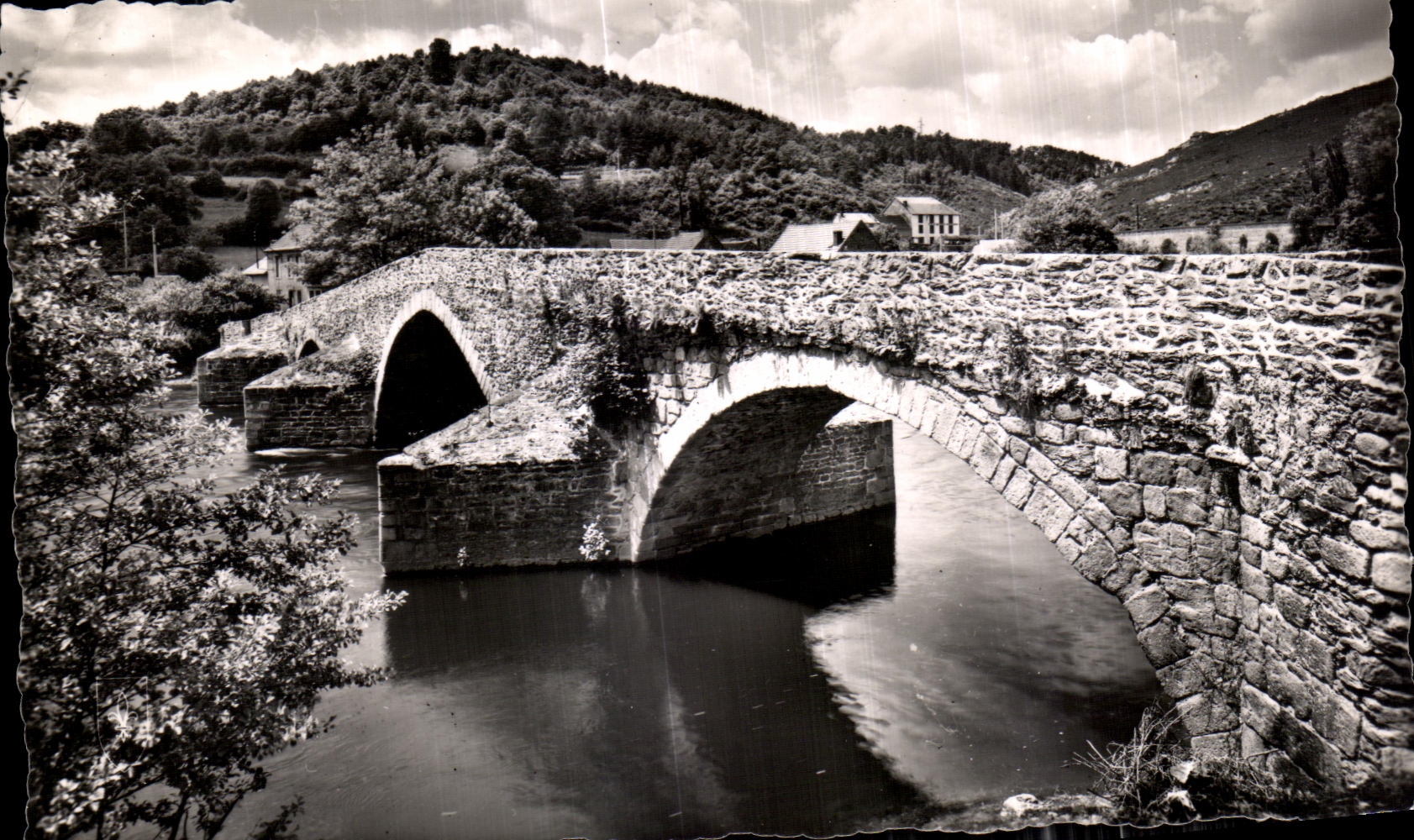 Picturesque CPA Valley of Sioule the Bridge Romain de Menat