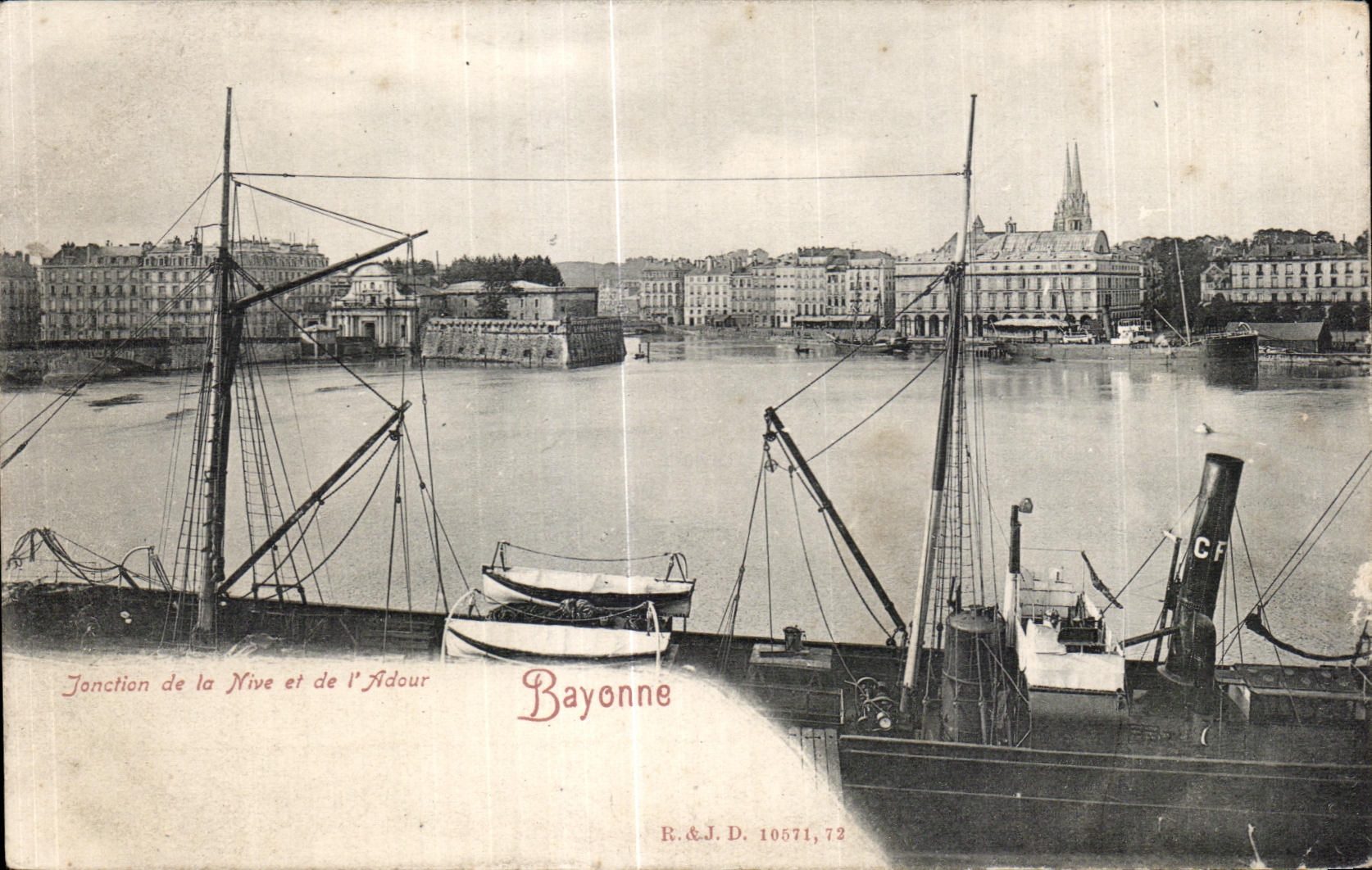 CPA Bayonne Jonction de la Nive et de l Adour Bateau 