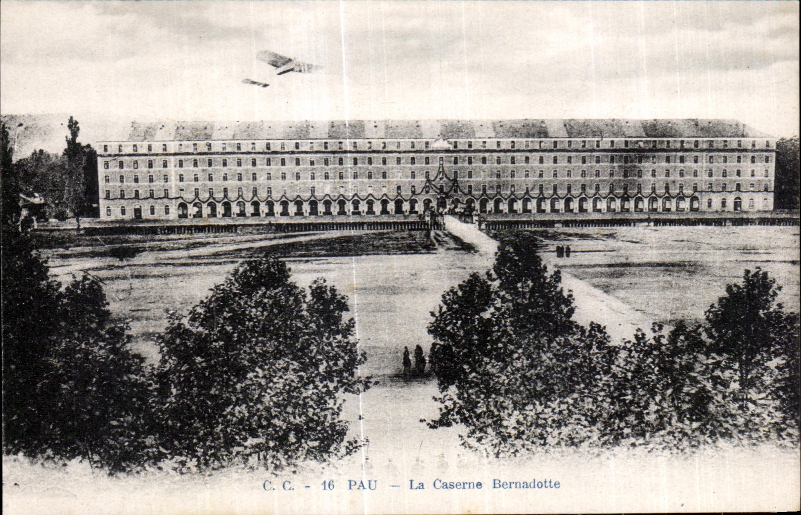 CPA Pau the Barracks Bernadotte Militaria Plane