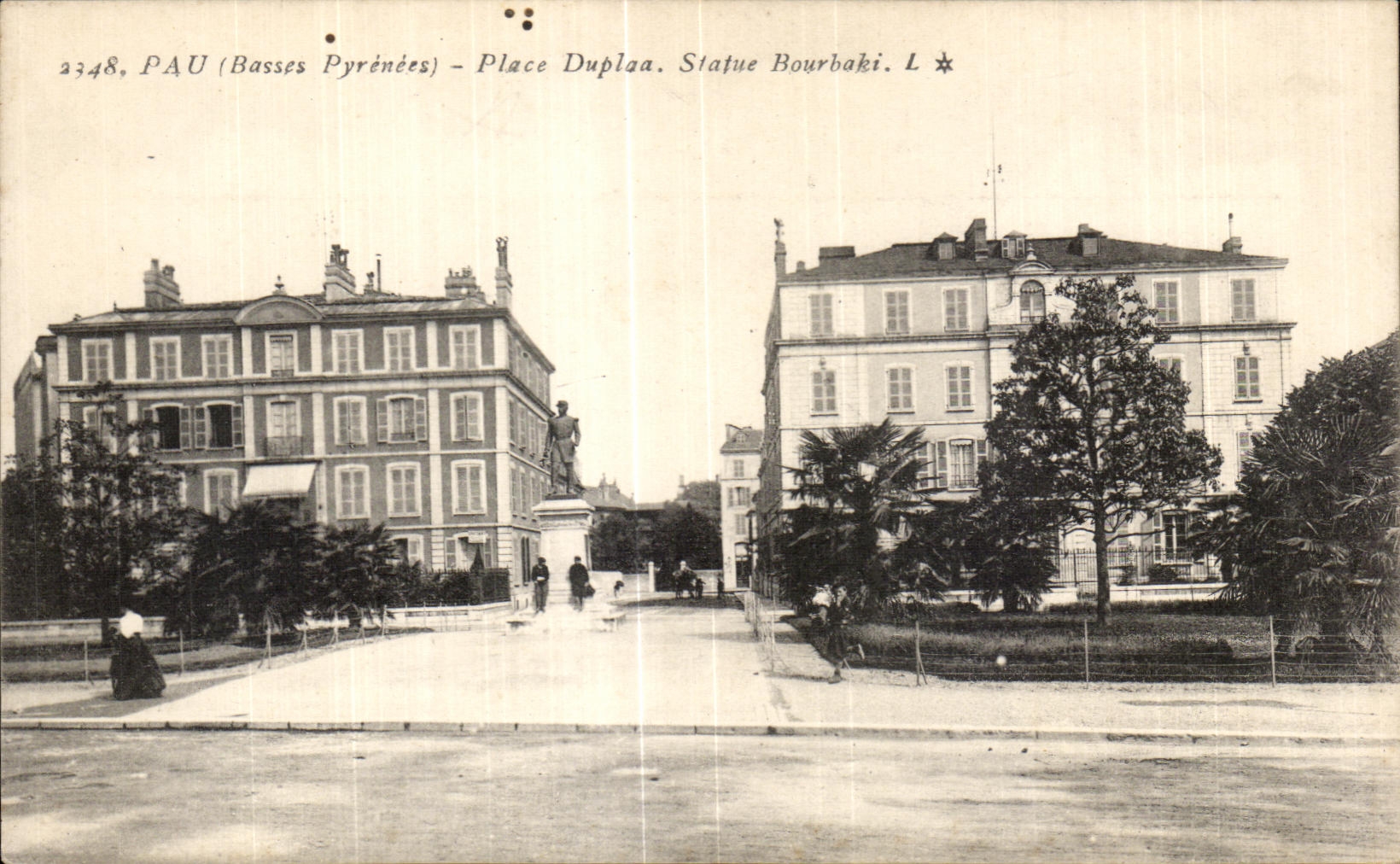 CPA Pau Places Duplaa Statue Bourbaki