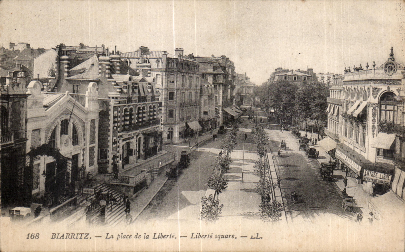 CPA Biarritz La Place de la Liberte 