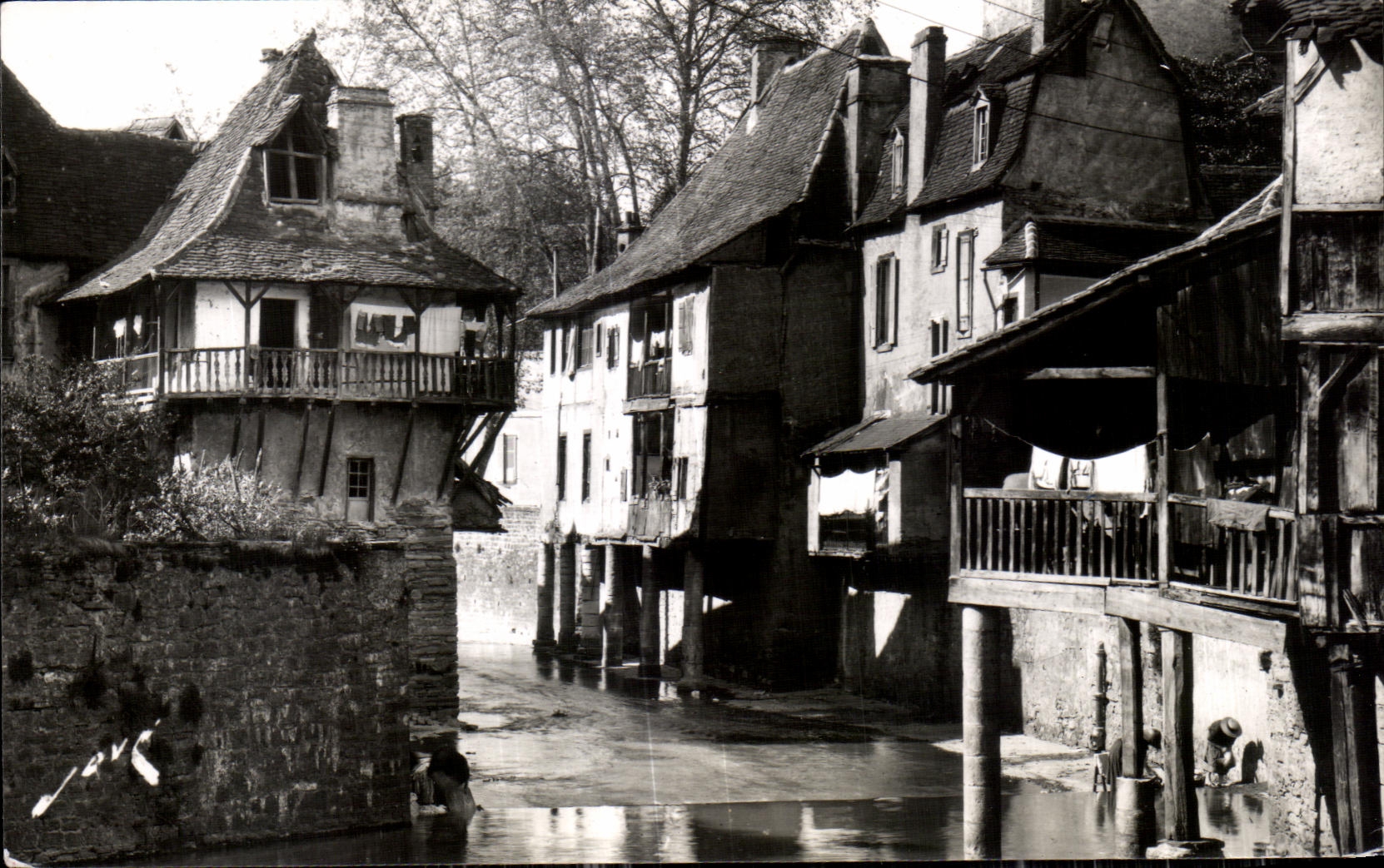 CPA Salies de Bearn Vieux quartier sur le Saleys