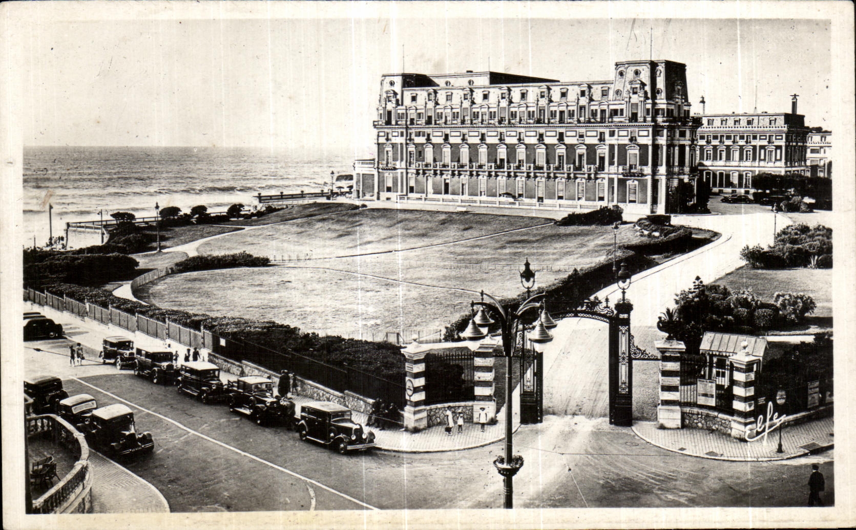 CPA Pyrenees Ocean Biarritz L Hotel ou Palais