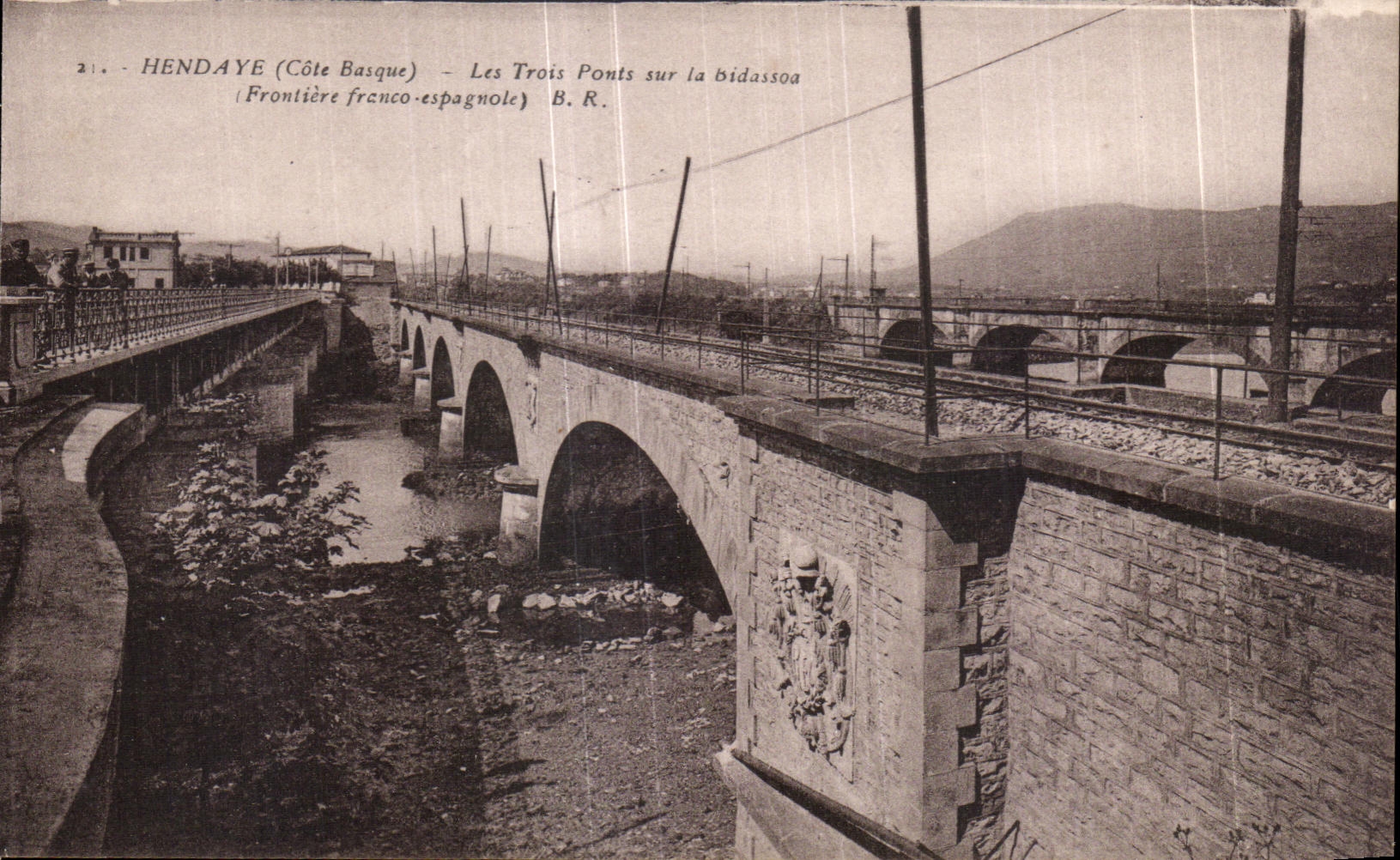 CPA Hendaye Tross Bridges on Bidassoa free Spanish Border
