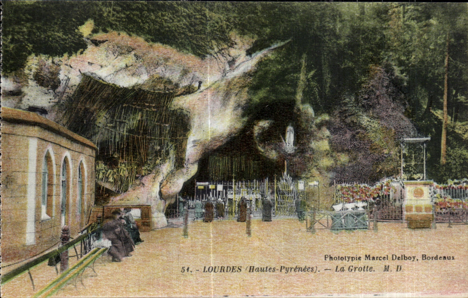 CPA Lourdes (Hautes Pyrenees) La Grotte