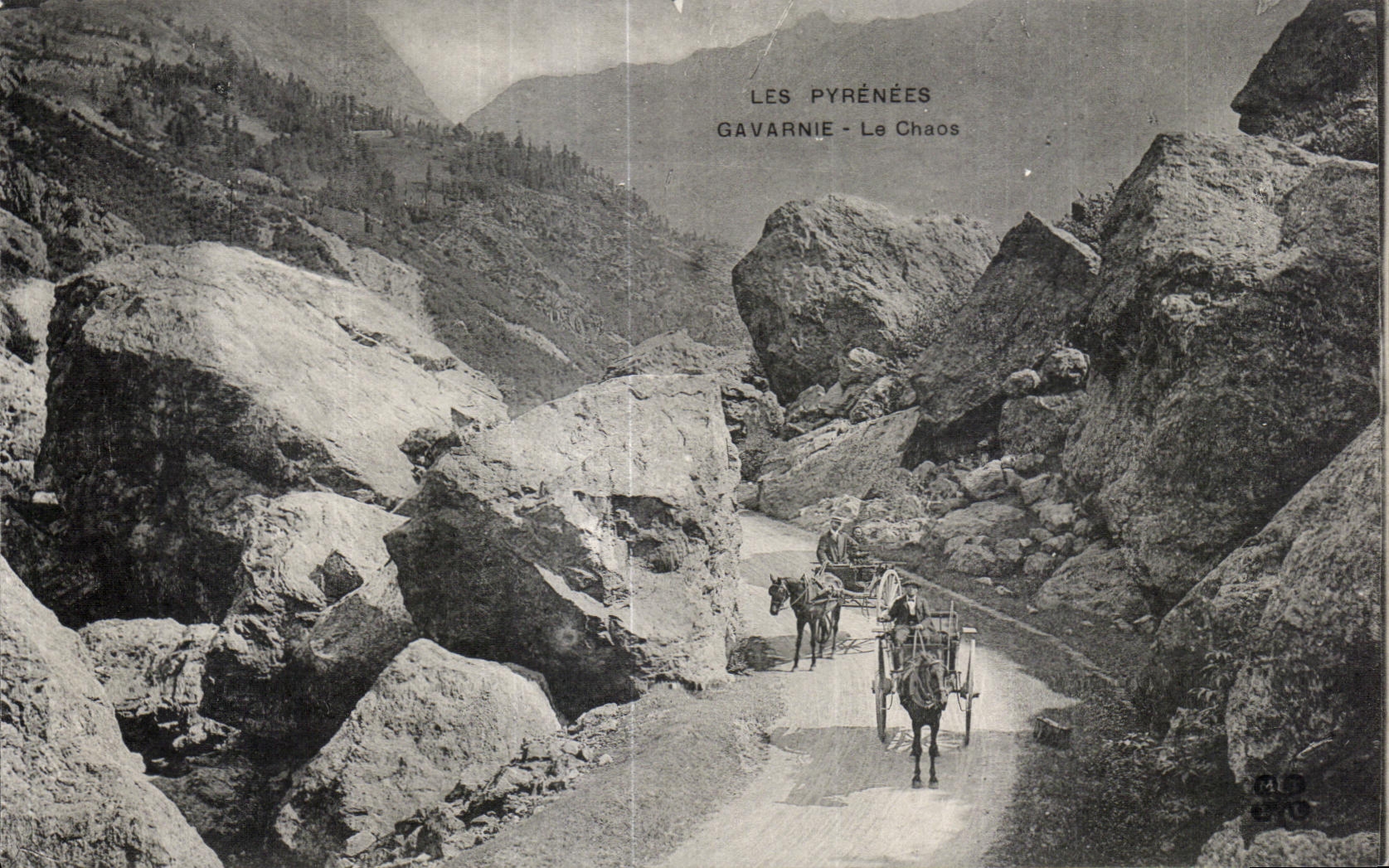 CPA Les Pyrenees Gavarnie Le Chaos Attelage