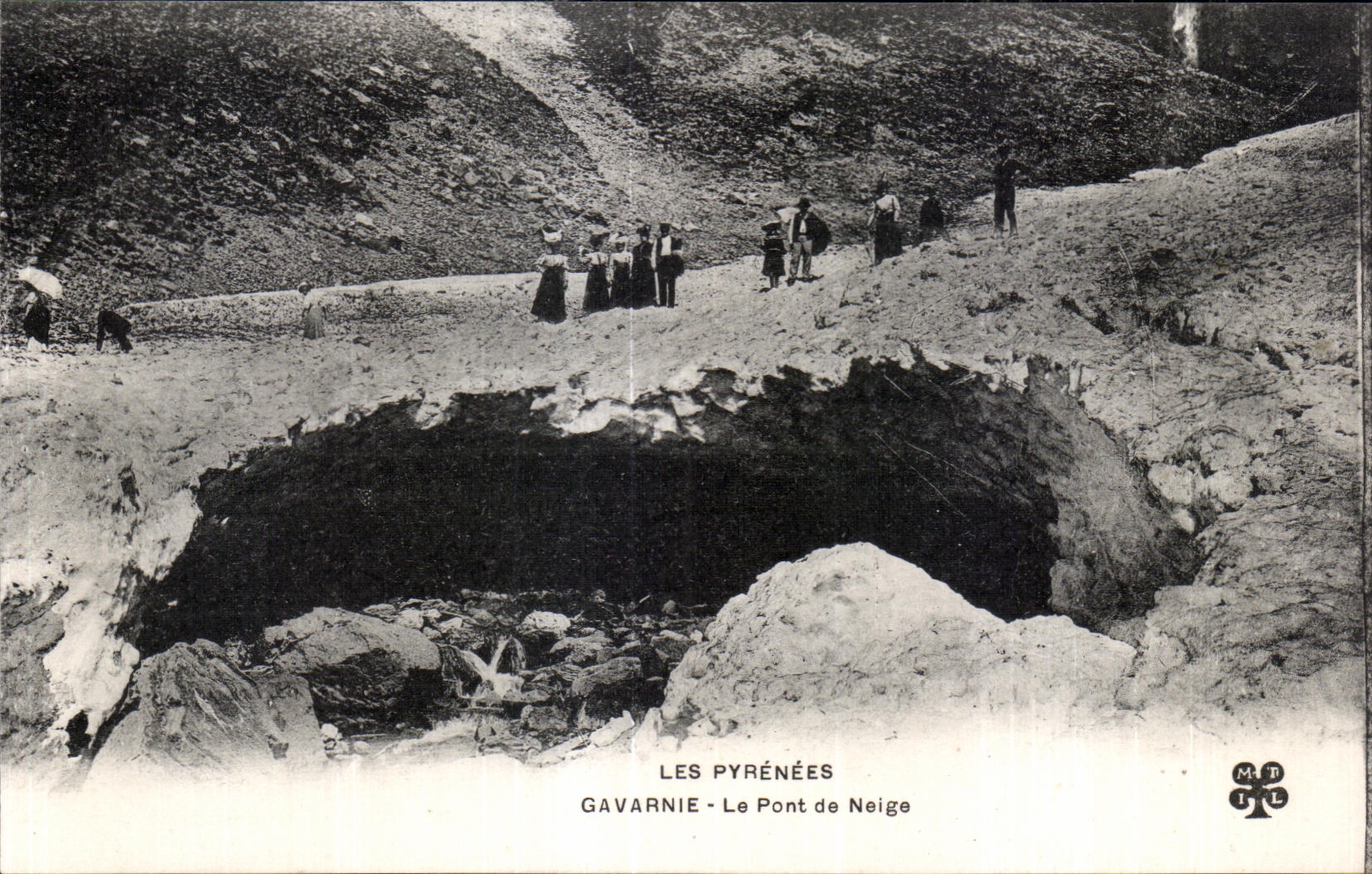 CPA Les Pyrenees Gavarnie Le Pont de Neige