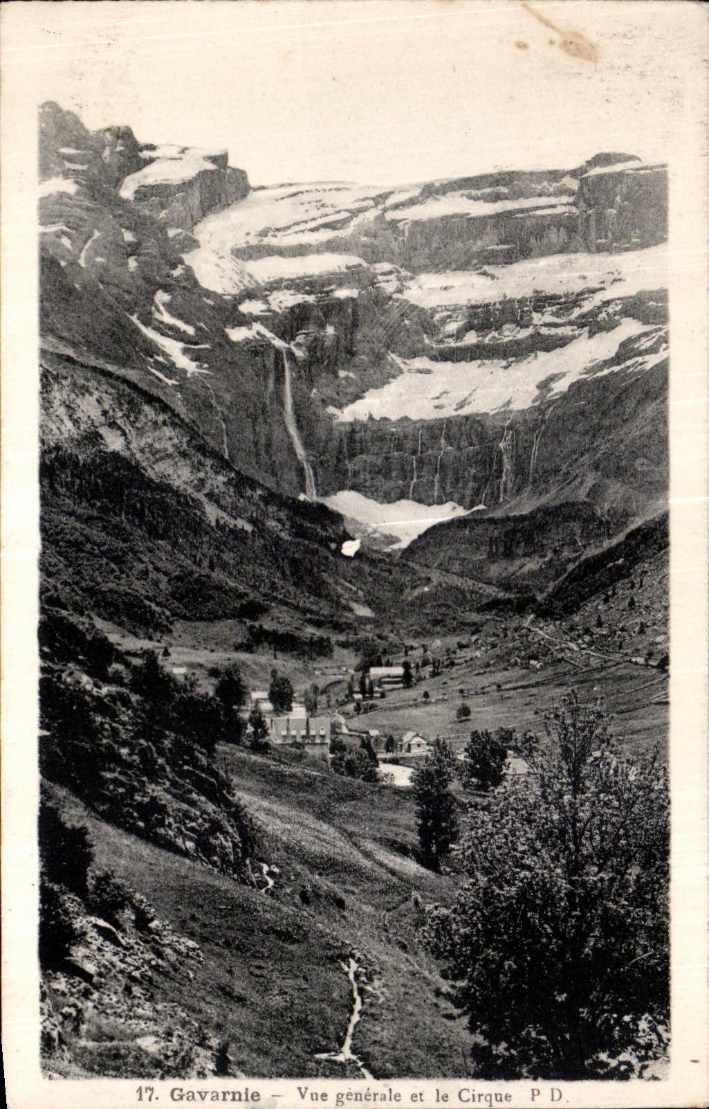 CPA Gavarnie Vue generale et le Cirque