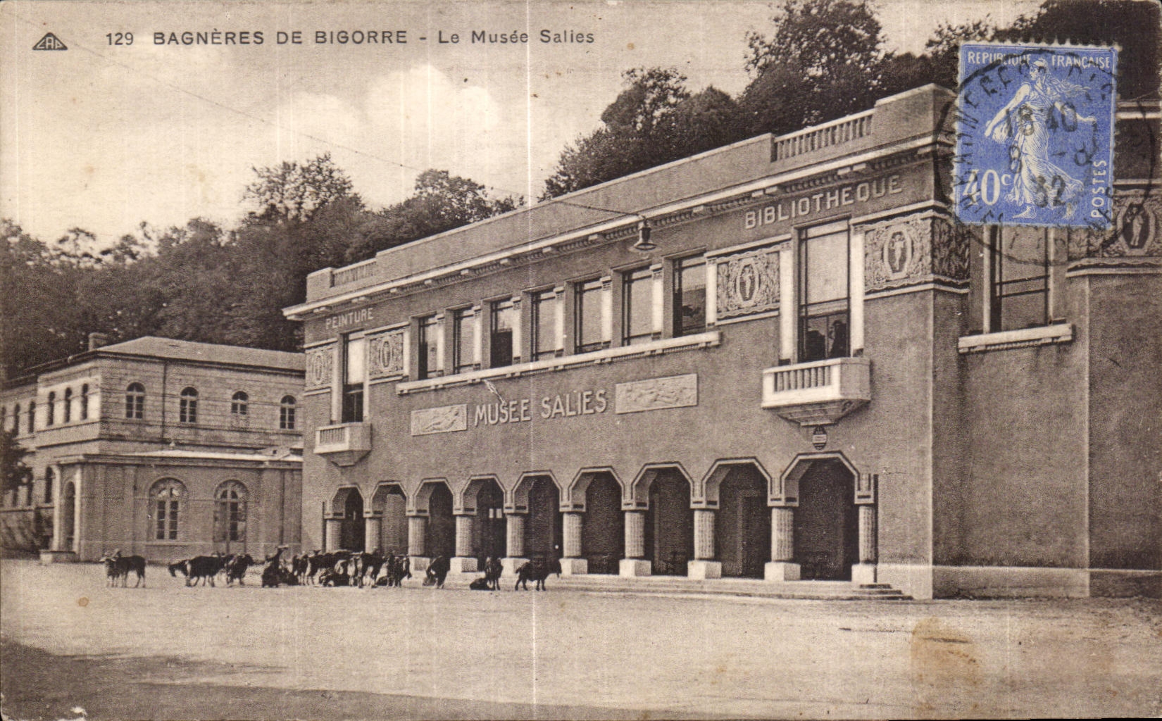CPA Bagneres De Bigorre the Museum Dirtied
