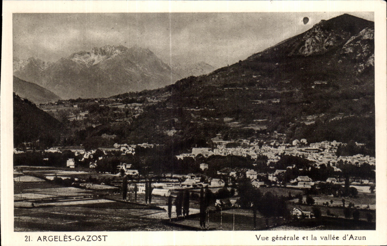 CPA Argeles Gazost Vue generale et la vallee d Azun