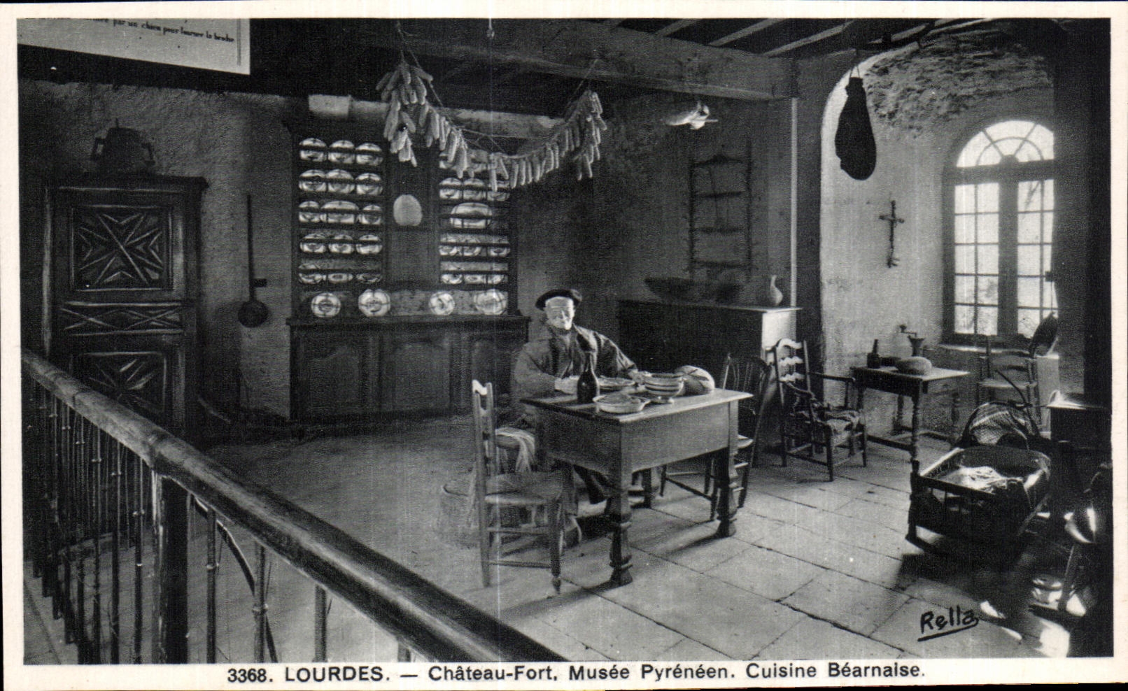 CPA Lourdes Chateau Fort Musee Pyrenees Cuisine Bearnaise