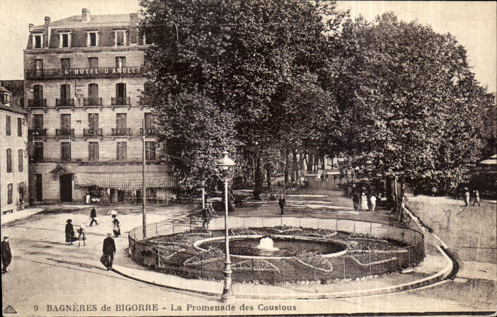 CPA Bagneres de Bigorre the Walk of Coustous Hotel Rebated joint