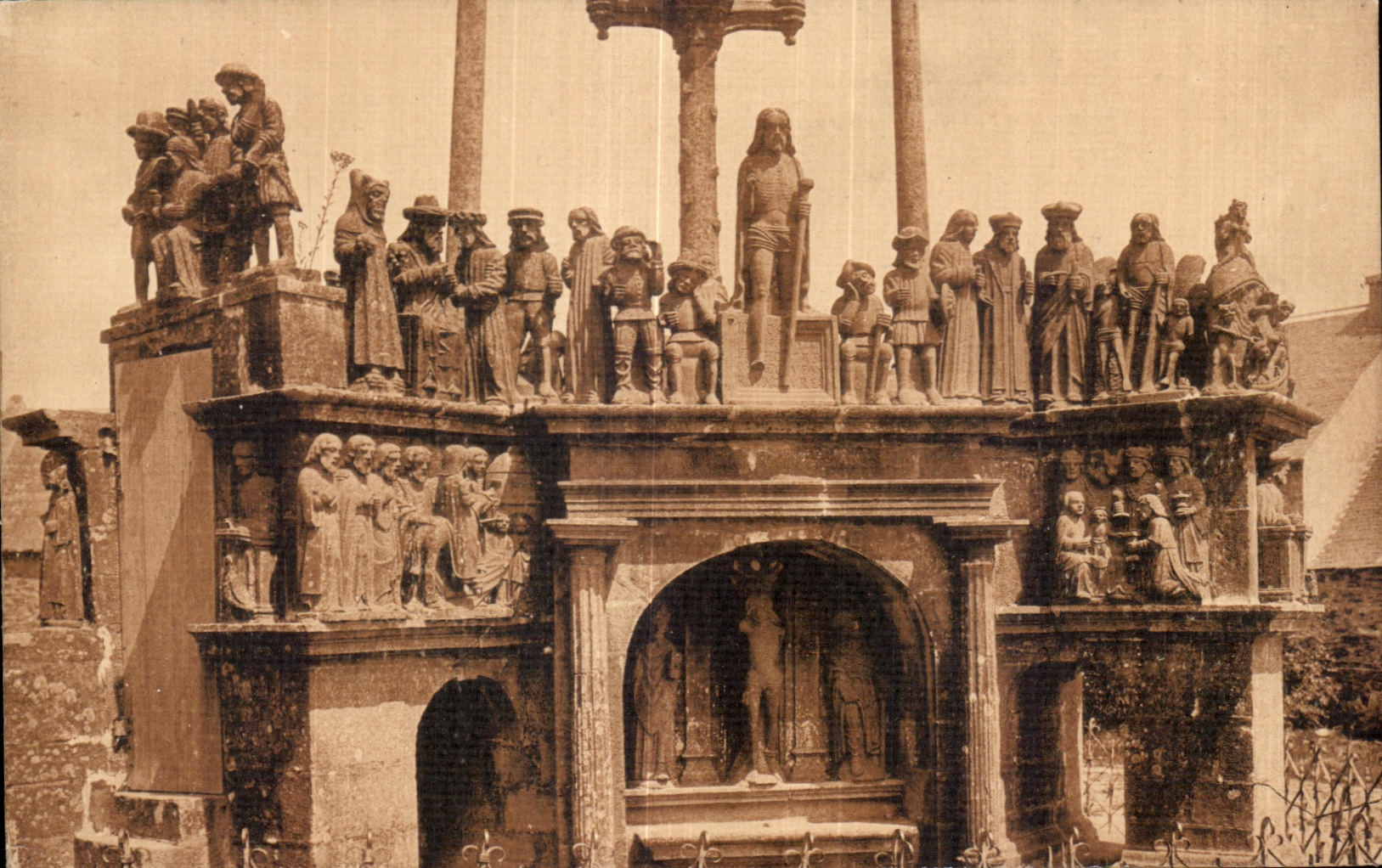 CPA Plougastel Daoulas Calvaire de 1602 (Cote onest)