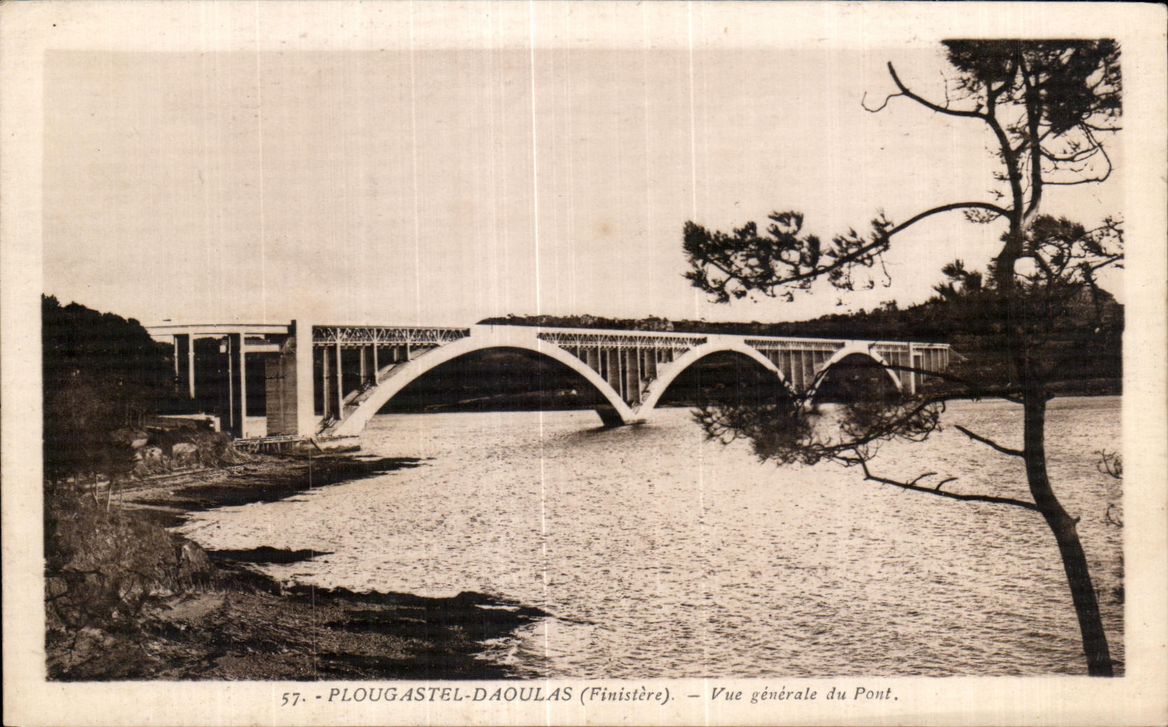 CPA Plougastel Daoulas (Finistere) Vue generale du Pont