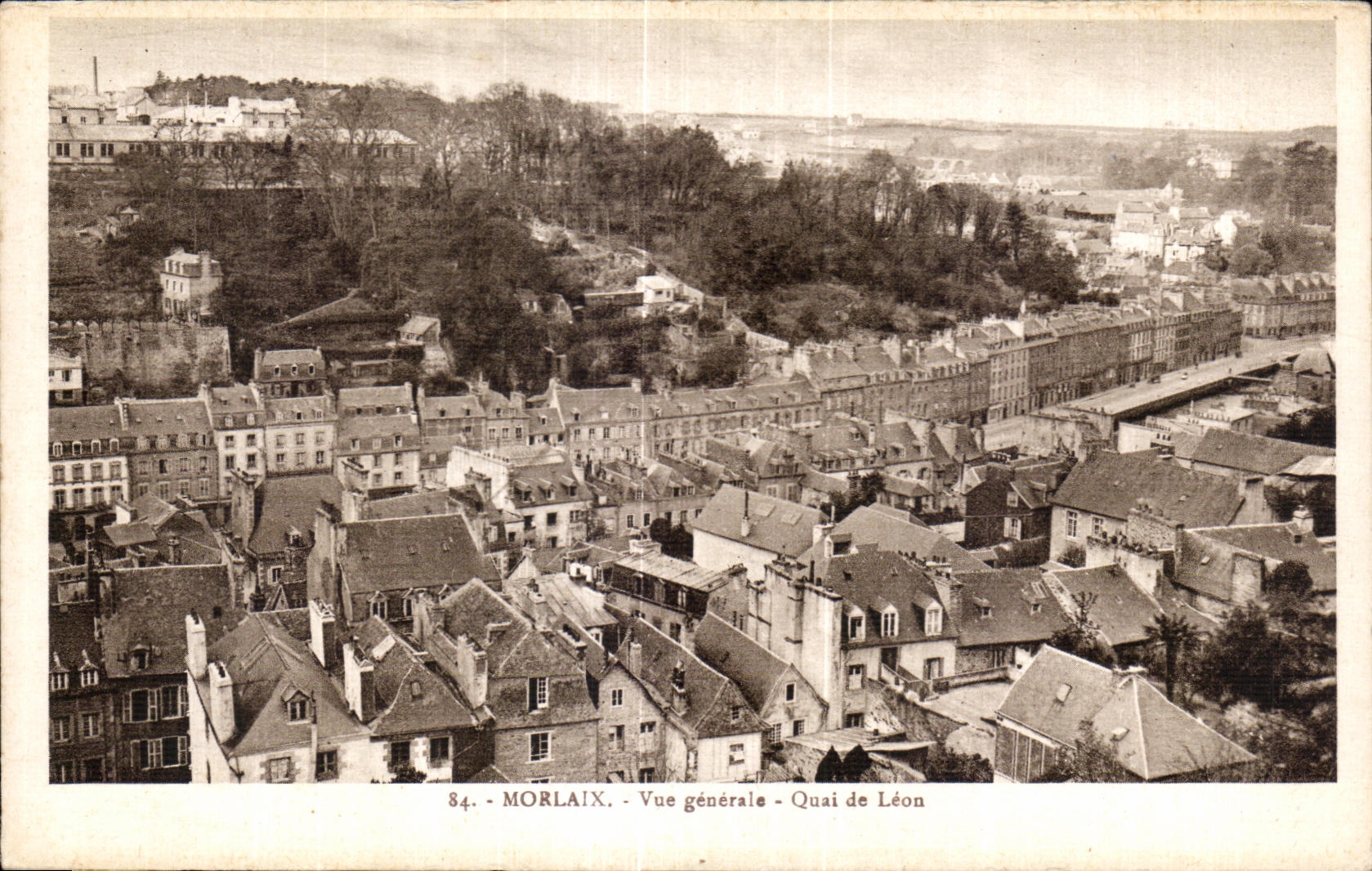 CPA Morlaix Vue generale Quai de Leon